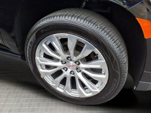 Used 2021 GMC Yukon Denali w/ Denali Premium Package AWD/4WD image 13