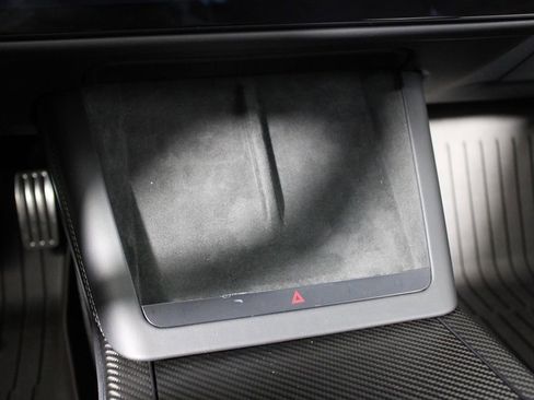 Used 2022 Tesla Model S Plaid image 15