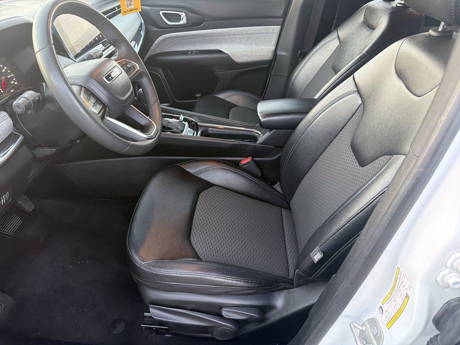 Used 2024 Jeep Compass Latitude AWD/4WD image 8