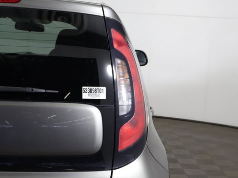 Used 2018 Kia Soul image 11