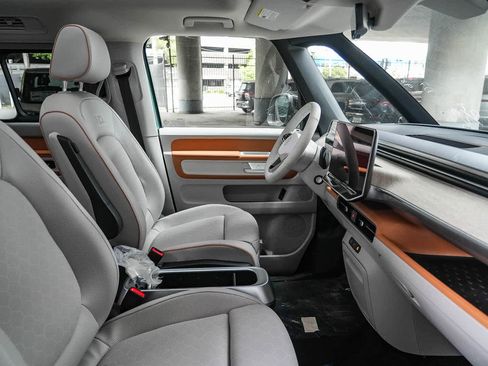 New 2025 Volkswagen ID. Buzz Pro S Plus AWD/4WD image 19