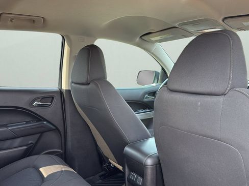Used 2018 Chevrolet Colorado LT w/ LT Convenience Package RWD image 27