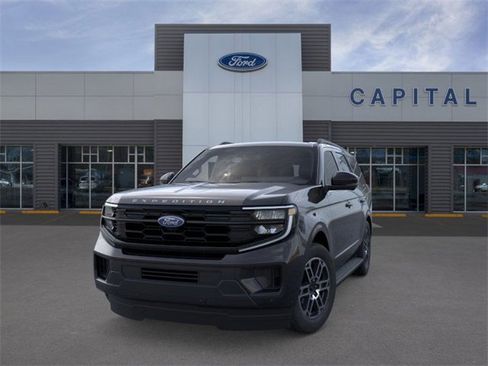 New 2025 Ford Expedition Active image 2