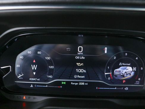 Used 2023 GMC Yukon Denali AWD/4WD image 16