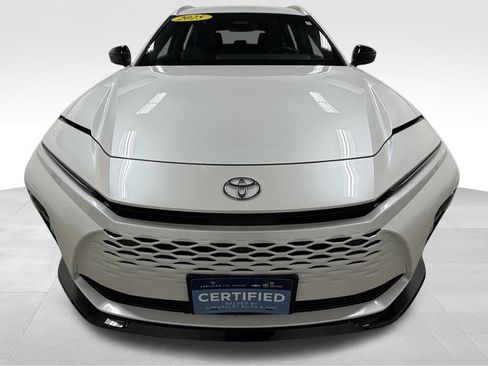 Used 2025 Toyota Crown Signia image 2