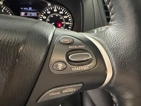 Used 2019 Nissan Pathfinder 4WD image 37
