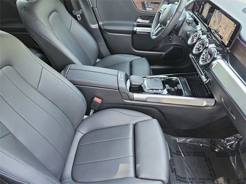Used 2023 Mercedes-Benz EQB 300 4MATIC image 13