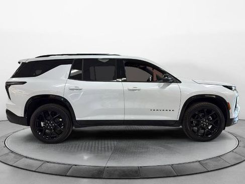 New 2026 Chevrolet Traverse RS w/ LPO, Floor Liner Package image 4