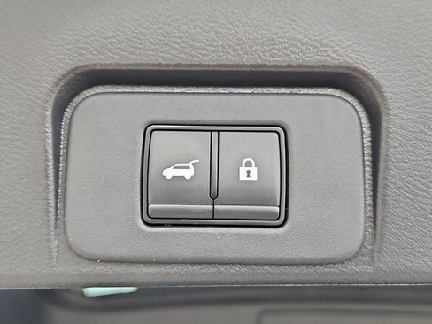 Used 2023 Nissan Rogue SL image 28