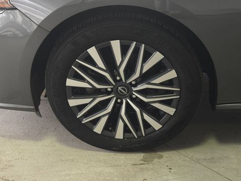 Used 2025 Nissan Altima 2.5 SV image 31