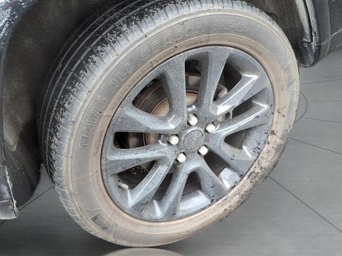 Used 2021 Jeep Grand Cherokee Laredo X AWD/4WD image 5