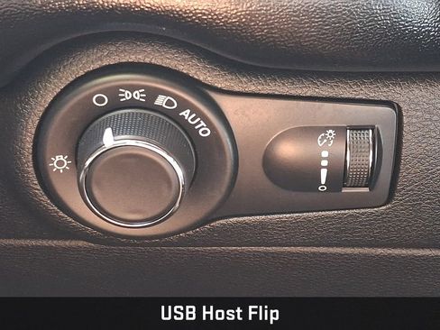 Used 2023 Dodge Durango GT RWD image 31