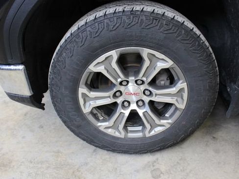Used 2024 GMC Sierra 1500 SLT AWD/4WD image 9