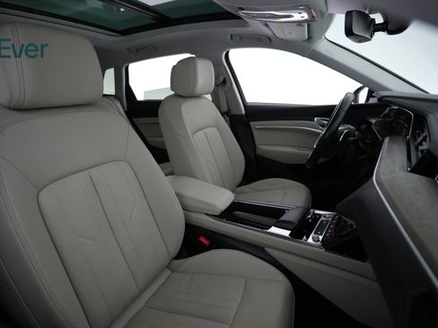 Used 2022 Audi e-tron Premium w/ Convenience Plus Package image 23