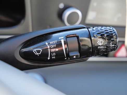 Certified 2023 Hyundai Elantra SEL image 33