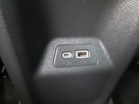 Used 2023 Buick Envision Essence w/ Sport Touring Package image 31