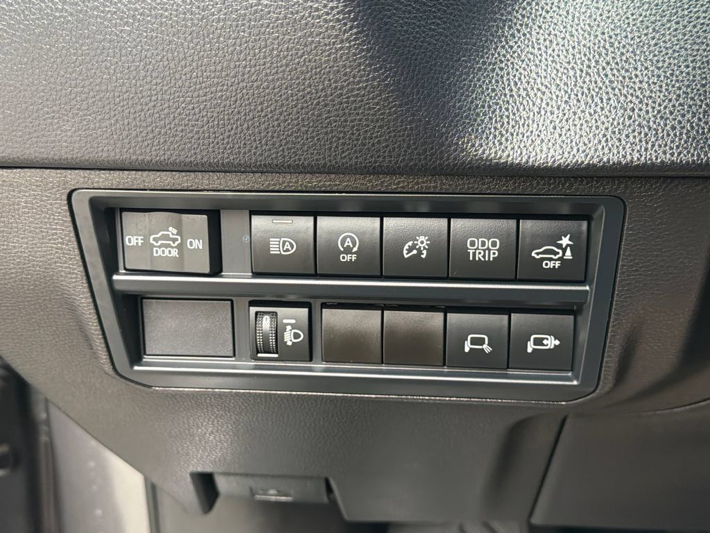 Used 2026 Toyota Tundra SR5 w/ SR5 Convenience Package AWD/4WD image 22
