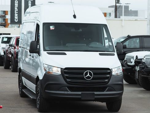 Used 2021 Mercedes-Benz Sprinter 2500 image 5