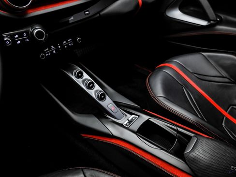 Used 2018 Ferrari 812 Superfast image 64