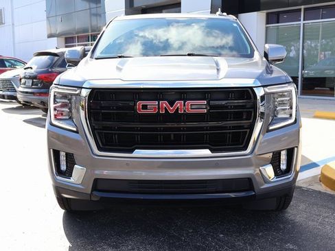 Used 2022 GMC Yukon XL SLE w/ Gmc Pro Safety Plus Package image 2