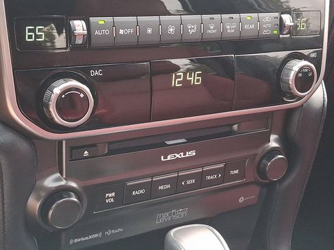 Used 2023 Lexus GX 460 Premium image 19