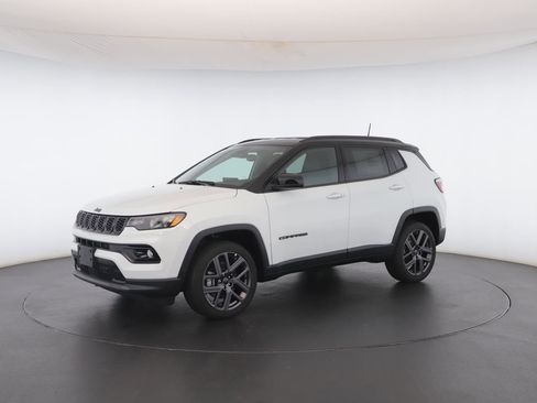 New 2026 Jeep Compass Limited image 40