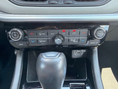 Used 2025 Jeep Compass Limited AWD/4WD image 23