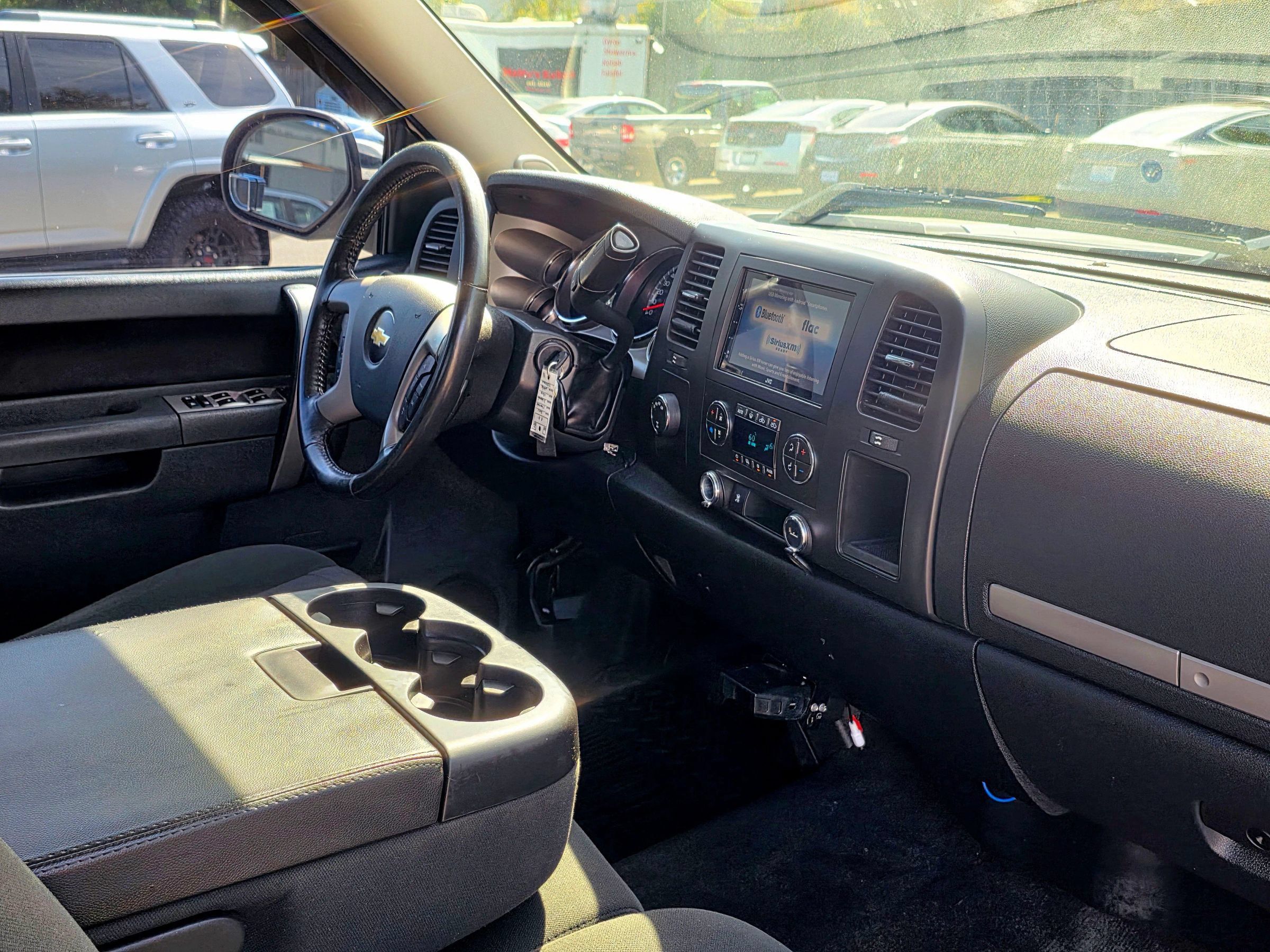 Used 2011 Chevrolet Silverado 1500 LT AWD/4WD image 21