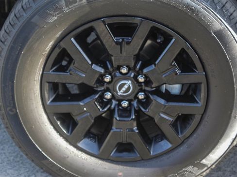 Used 2023 Nissan Frontier SV w/ Midnight Edition Package image 10
