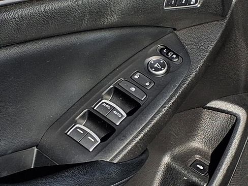 Used 2018 Honda Accord Touring image 17