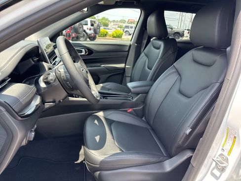 New 2025 Jeep Compass Limited w/ High Altitude Package image 28