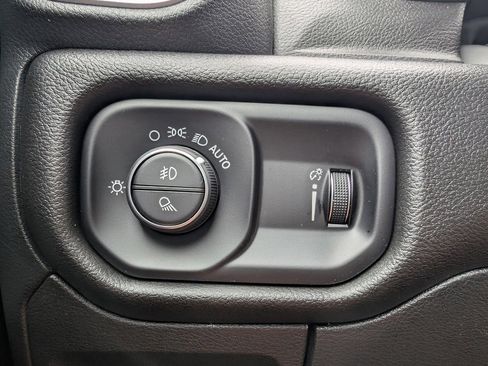 Used 2022 RAM 1500 Big Horn image 30