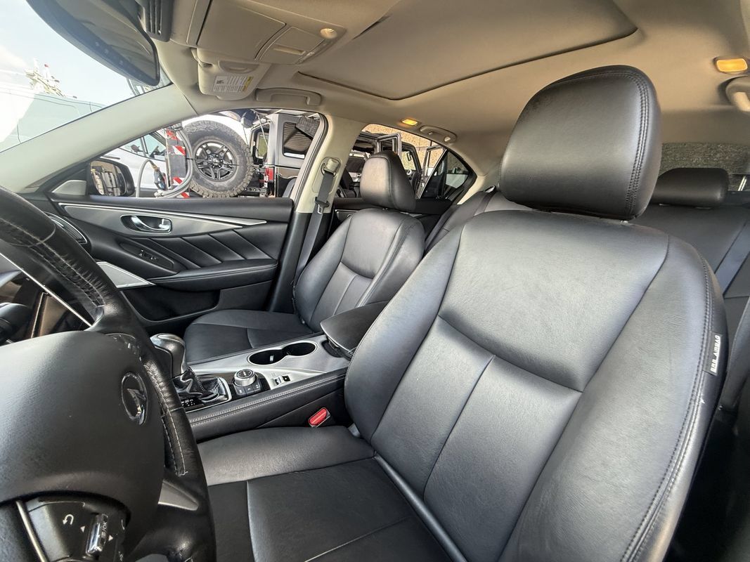 Used 2017 INFINITI Q50 3.0t Premium w/ Cargo Package (L95) RWD image 12