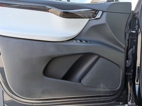 Used 2016 Tesla Model X Performance image 10
