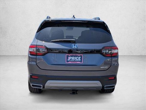 Used 2024 Honda Pilot Touring image 8