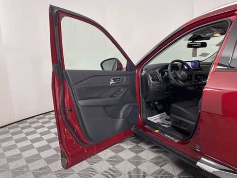 New 2026 Nissan Rogue Platinum image 16