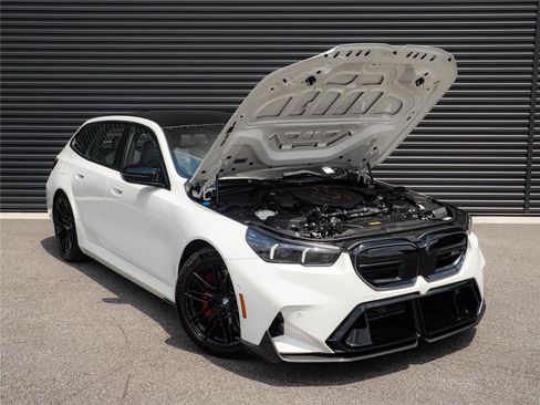 Used 2026 BMW M5 Touring w/ M Driver's Package AWD/4WD image 32