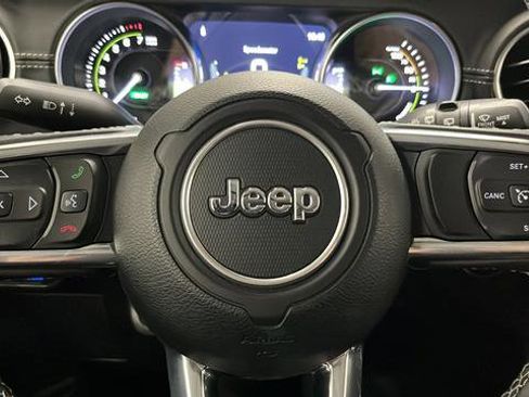 Used 2022 Jeep Wrangler Unlimited Sahara w/ Cold Weather Group image 15