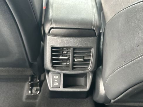 Used 2025 Kia Seltos S image 16