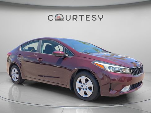 Used 2017 Kia Forte LX FWD image 7