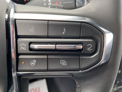 Used 2025 GMC Yukon Denali AWD/4WD image 25