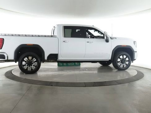 Used 2026 GMC Sierra 2500 Denali w/ Denali Reserve Package AWD/4WD image 6