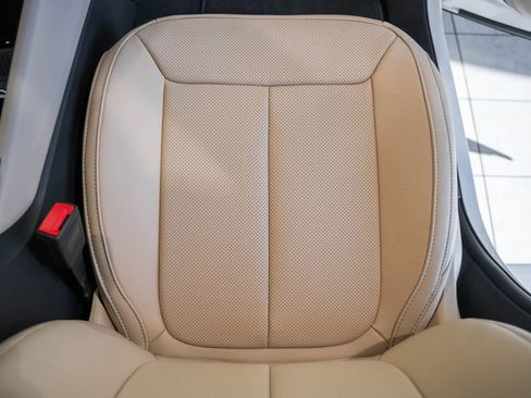 New 2025 Jeep Grand Cherokee Limited w/ Luxury Tech Group II image 30