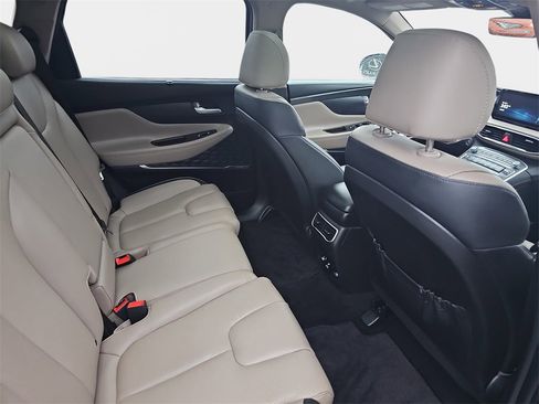 Used 2023 Hyundai Santa Fe Limited image 13