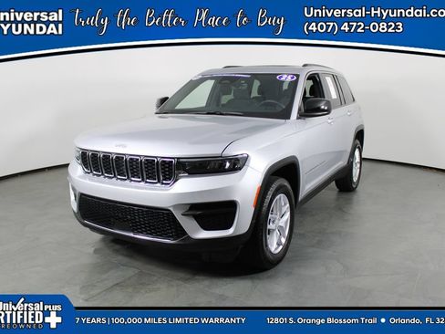 Used 2025 Jeep Grand Cherokee Laredo X RWD image 1