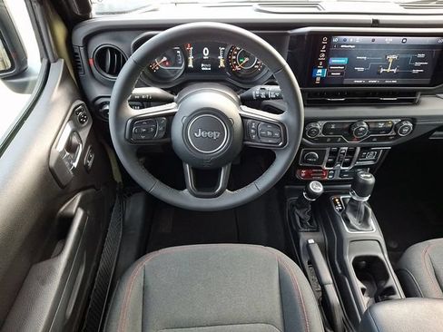 Used 2026 Jeep Wrangler Unlimited Rubicon AWD/4WD image 12