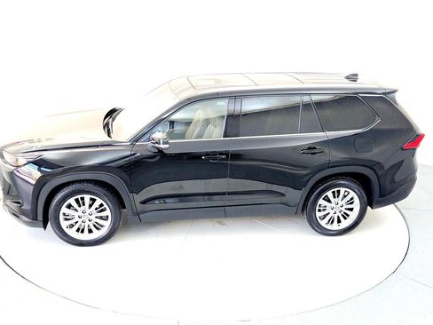 Used 2024 Toyota Grand Highlander Platinum image 12