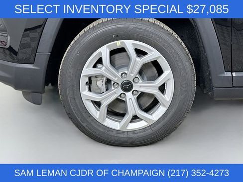 New 2026 Jeep Compass Latitude image 28