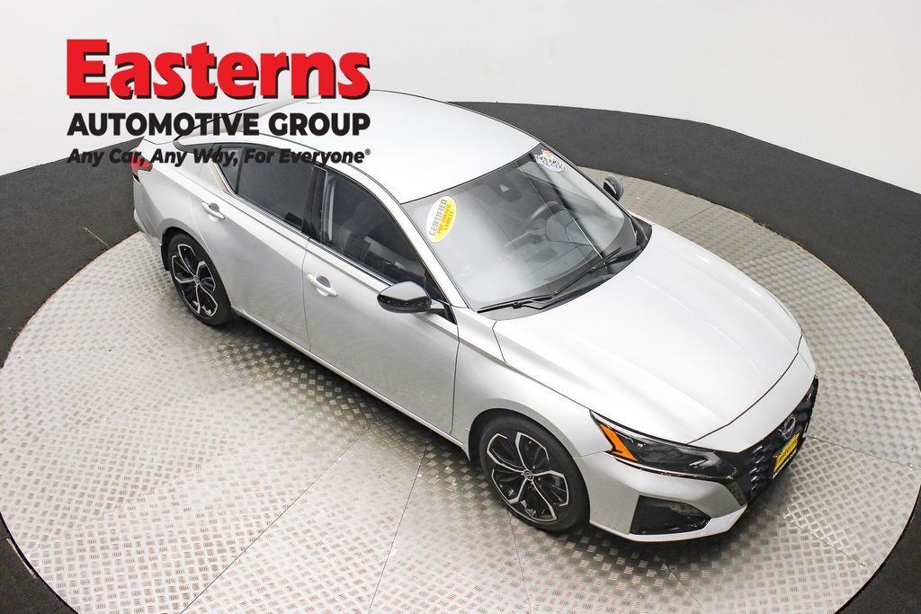 Used 2023 Nissan Altima 2.5 SR FWD image 5