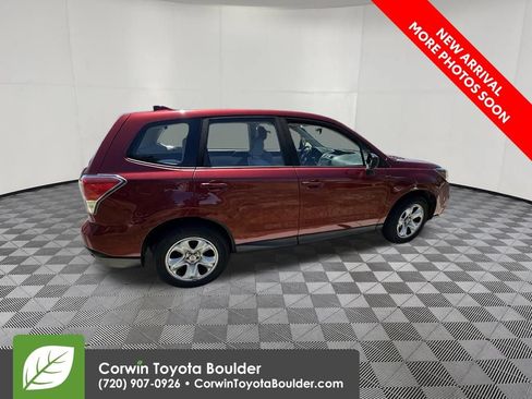 Used 2017 Subaru Forester 2.5i AWD/4WD image 8